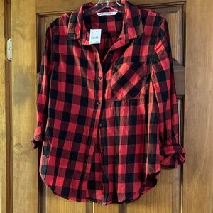 Vanilla Star Red and Black Plaid Shirt Size Large Juniors PTP 20 inches